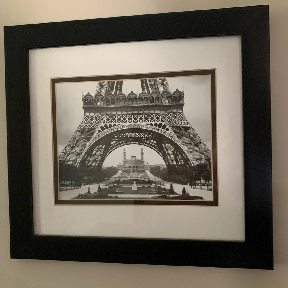 Black frame Paris print